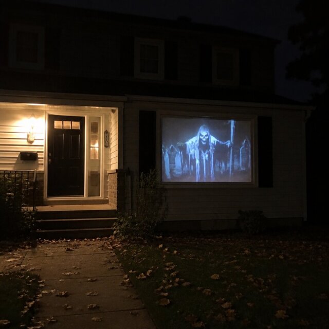 Gaming projector setup