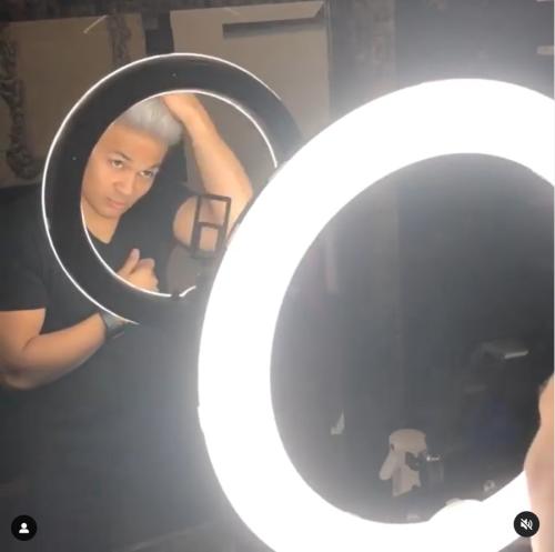 The Ultimate 18 inch Ring Light - Ultra 18 Kit – Glamour Mirrors