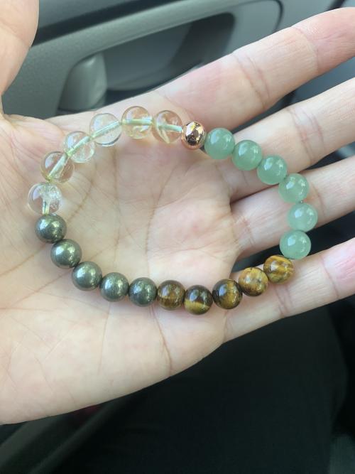 4 Crystal Bracelets to Promote Wealth and Abundance in Your Life