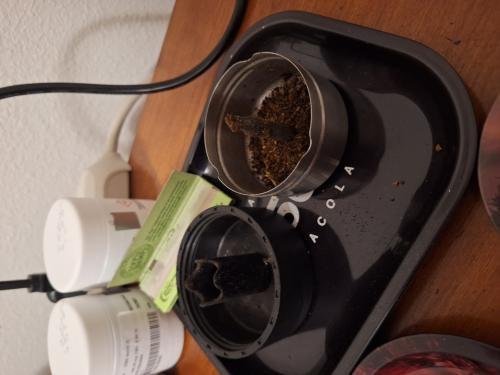 MINI MAGNETIC ASHTRAY