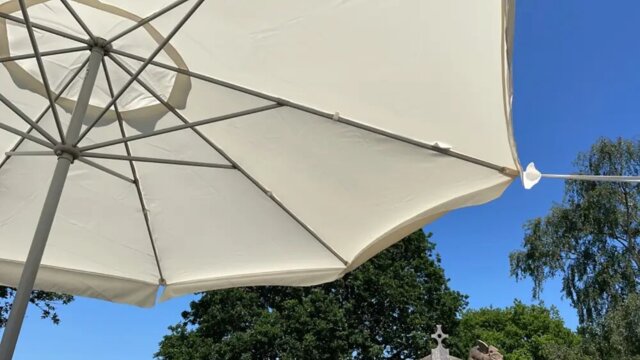 4m round patio umbrella Alabaster Cantilever Construction Pole is made of aluminum with a Silver or Black finish Alabaster 4m Round Cantilever Umbrella