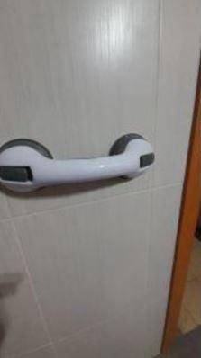 Sturdy Bathroom Shower Suction Cup Grab Bar Handle