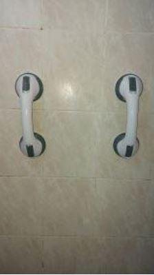 Sturdy Bathroom Shower Suction Cup Grab Bar Handle