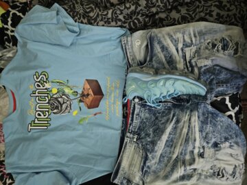 F1722 FROST Ripped Jeans - Light Wash review