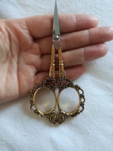 Vintage Floral Scissors