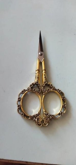 Vintage Floral Scissors