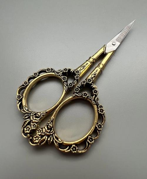 Vintage Floral Scissors