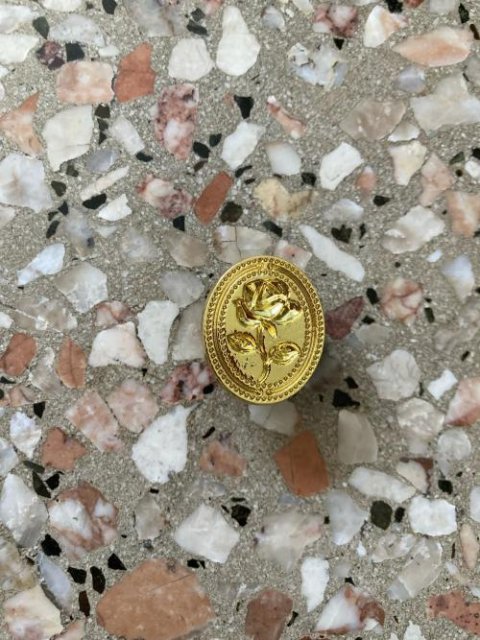 Vintage Elegance Lacquer Sealing Head