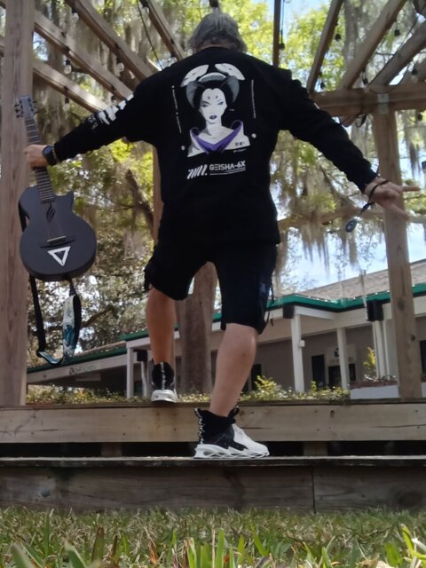 Geisha-6X Black Long Sleeve T