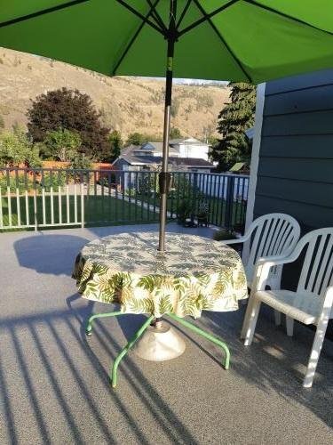 Round Vinyl Tablecloth With Flannel Backing