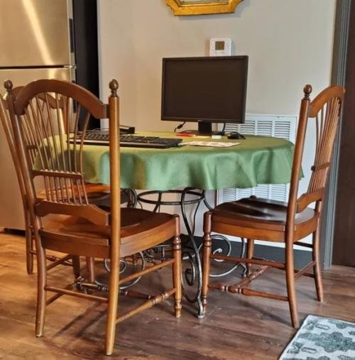 Round Vinyl Tablecloth With Flannel Backing