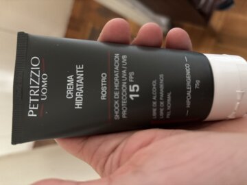 Crema Hidratante Protectora Uomo FPS15 review