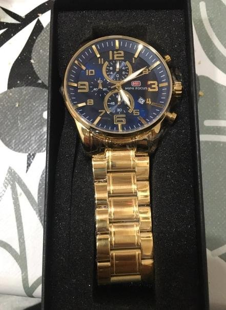 Reloj Elegante Dorado