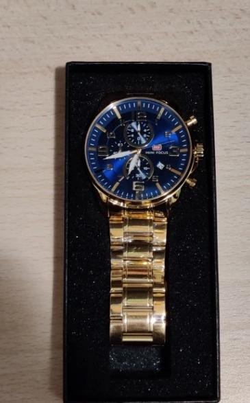 Reloj Elegante Dorado