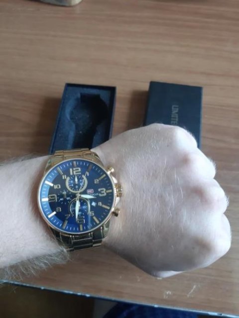 Reloj Elegante Dorado