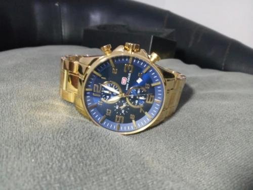 Reloj Elegante Dorado