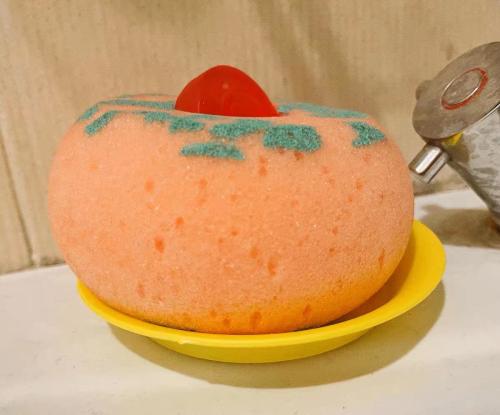 Makka pakka sponge and red soap Bath Toy (Worldwide shipping