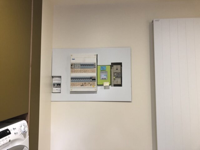 Photo client — cache Clim-Box posé (3/4)