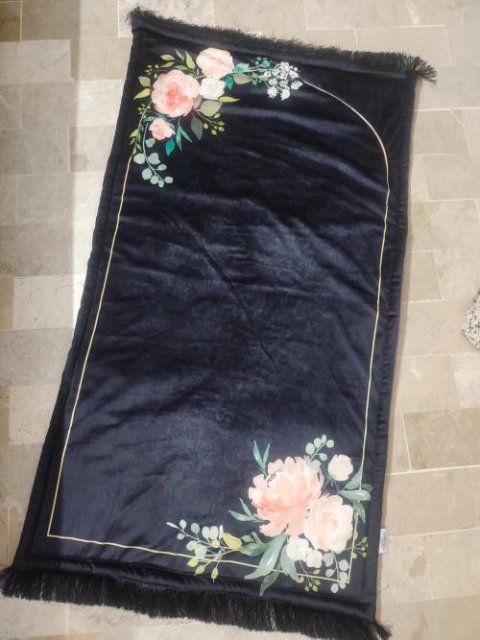 Dark Roses Prayer Mat