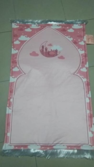 Clouds of Blush Prayer Mat