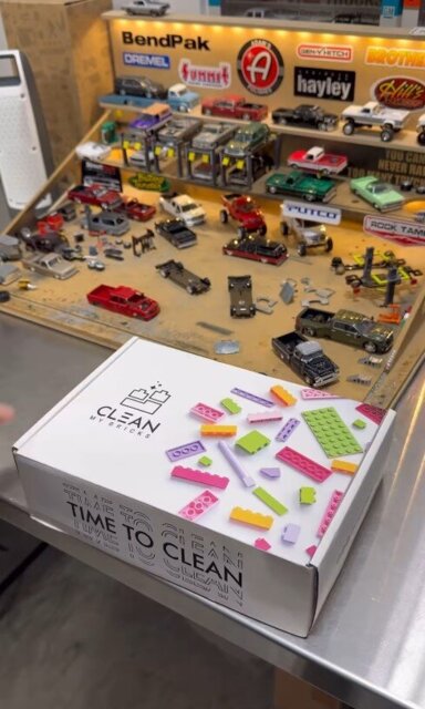 CleanMyBricks Mini Vacuum Cleaner to DUST & Clean Your Set