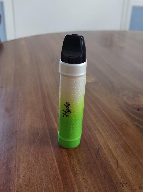 Hyde Rebel Pro Recharge – Sour Apple Ice (5000 Puffs) - LIONSDELIVER