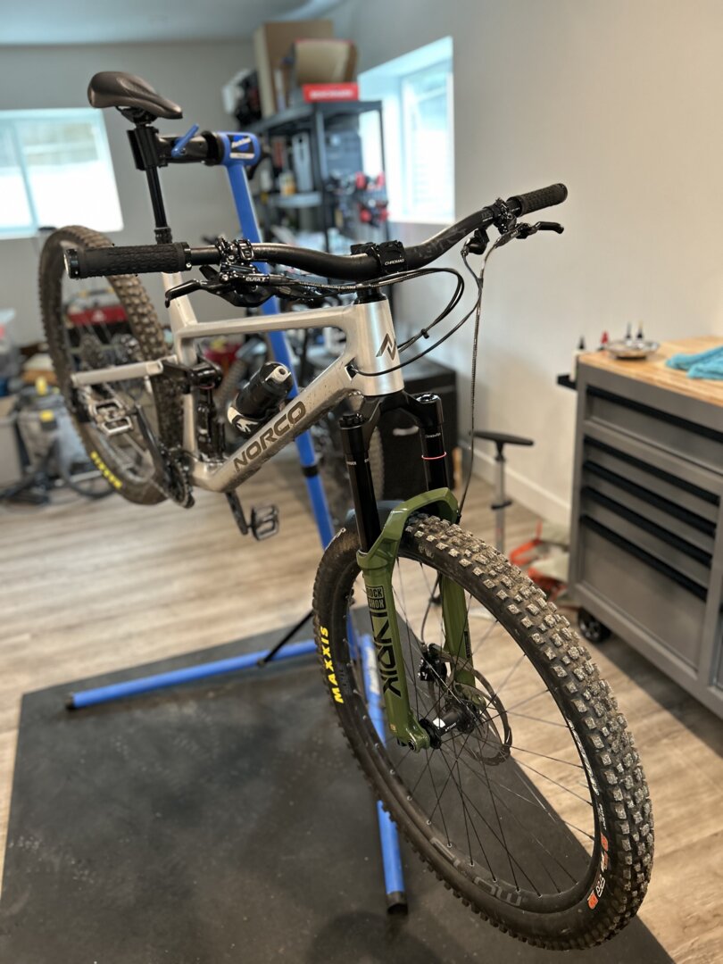 2025 Fox 38 Float 29