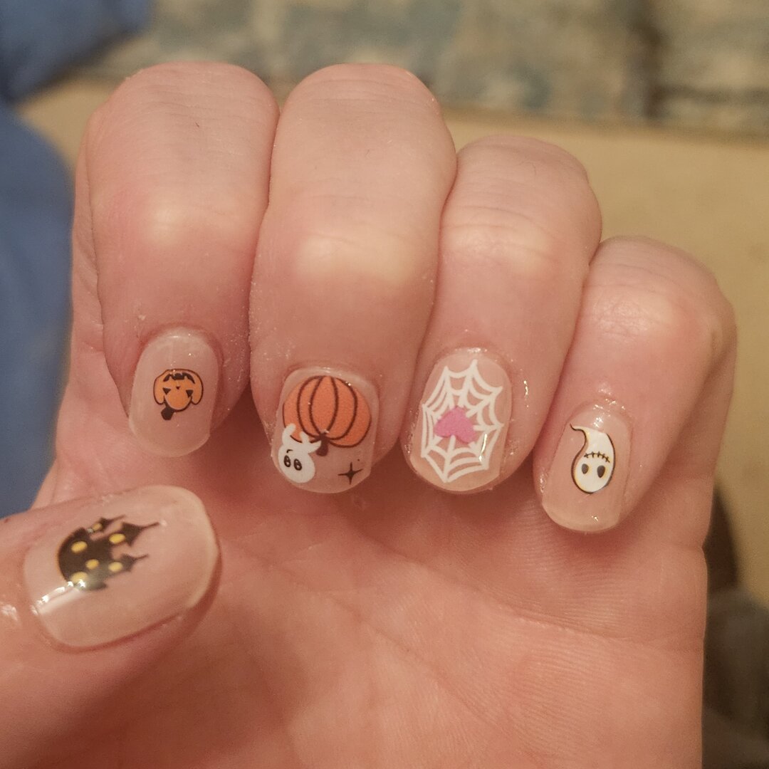 Customer nails