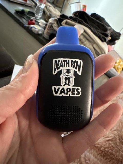 Death Row Snoop Dogg By QRJOY 5000 Puffs Disposable Vape