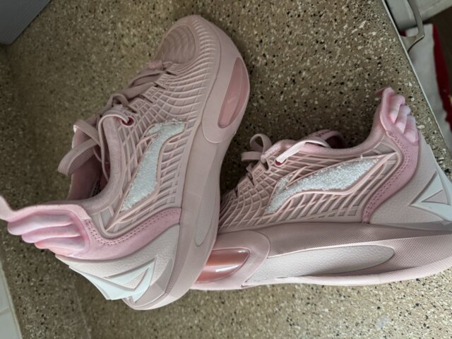 LiNing Jimmy Butler JB3 'Solicitous'