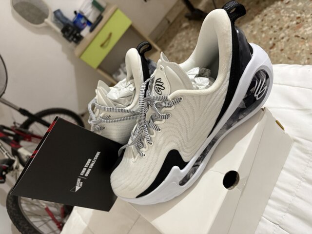 Under Armour Curry 12 'Shooting Star'