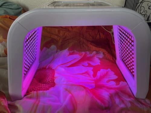 LUMYHEALTH™ LED Light Therapy Machine
