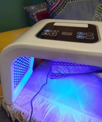 LUMYHEALTH™ LED Light Therapy Machine