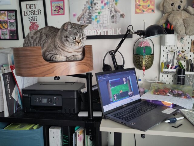 Desk Nest