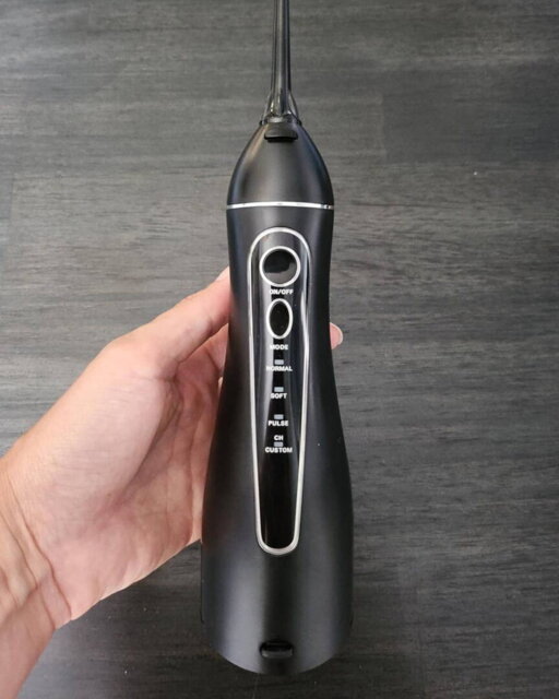 Appareil de nettoyage des dents à jet d'eau 4-en-1