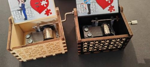 City Embraces Love Puzzle – personalisiertes Spieluhr-Geschenk