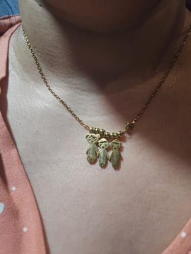 Foto del collar compartida en la opinión original de Diana R.
