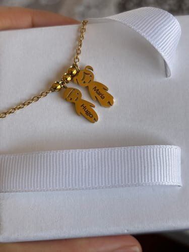 Foto del collar compartida en la opinión original de Anna J.