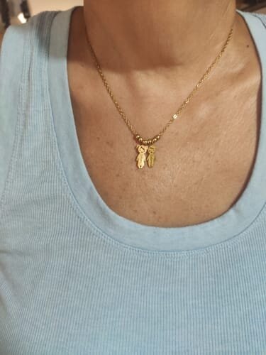 Foto del collar compartida en la opinión original de Victoria V.