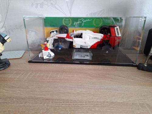 Lego 10330 McLaren MP4/4 & Ayrton Senna - Display Case