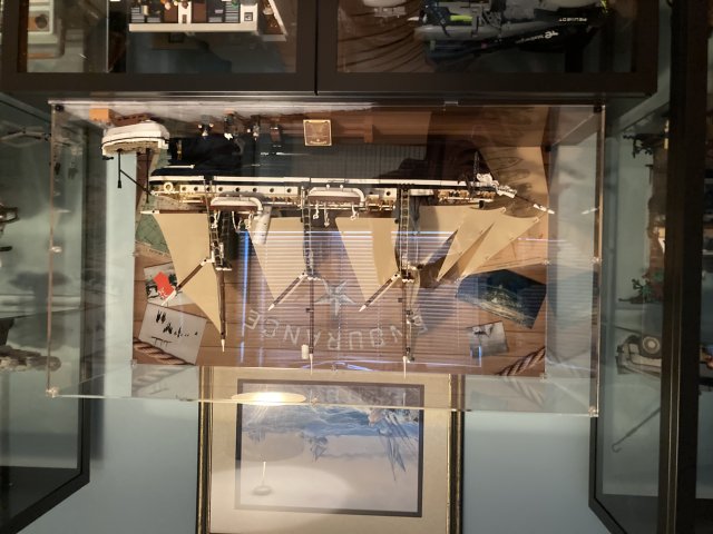LEGO 10335 The Endurance and Shackleton’s Lifeboat 40729 - Display Case - Special Edition