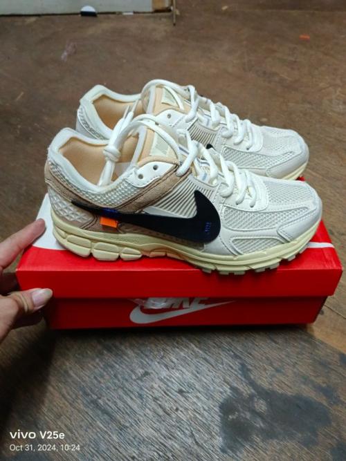 Customer photo of Zoom Vomero 5 x OW 'Black'