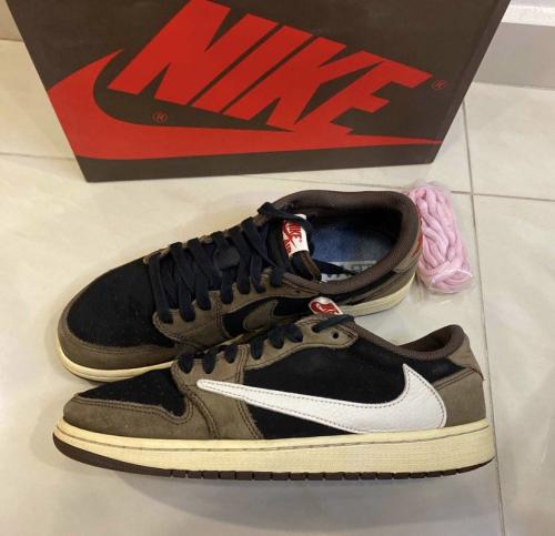 Customer photo of AJ 1 x Travis Scott Retro High OG 'Mocha'