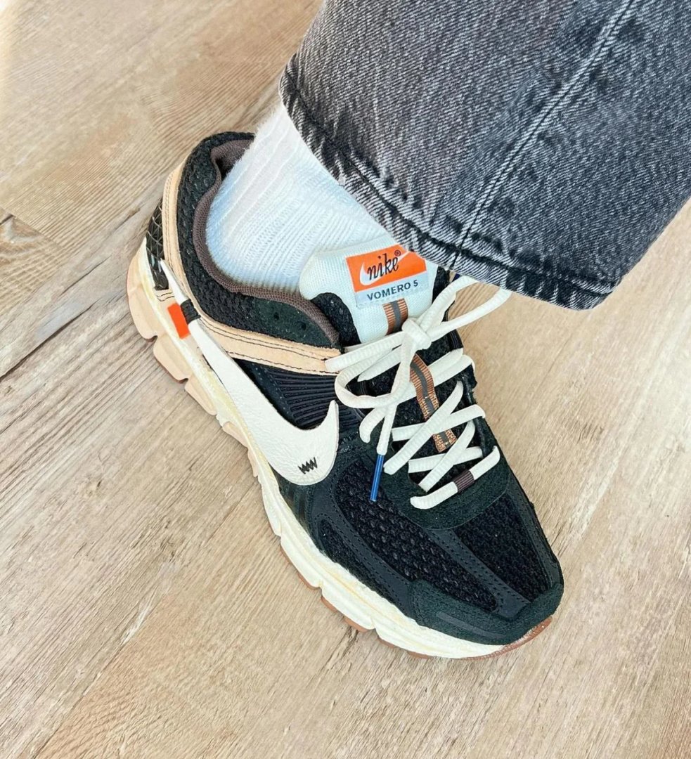 Customer photo of Zoom Vomero 5 x OW 'Black'