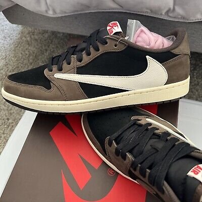 Customer photo of AJ 1 x Travis Scott Retro High OG 'Mocha'