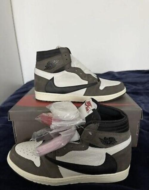 Customer photo of AJ 1 x Travis Scott Retro High OG 'Mocha'