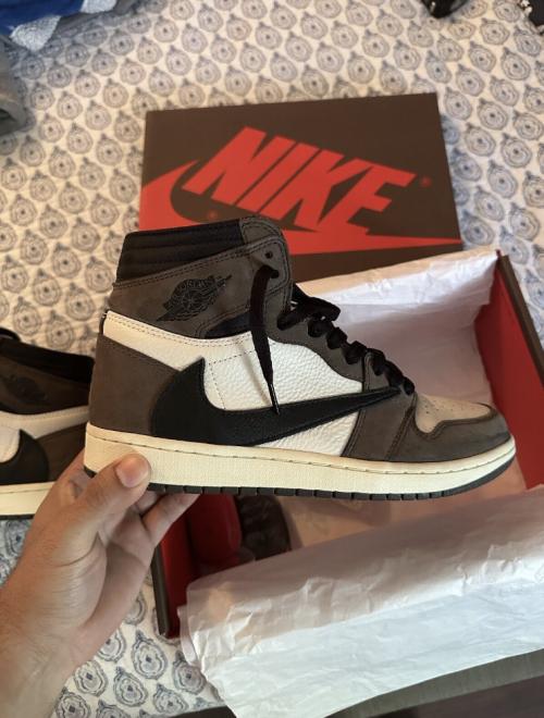 Customer photo of AJ 1 x Travis Scott Retro High OG 'Mocha'