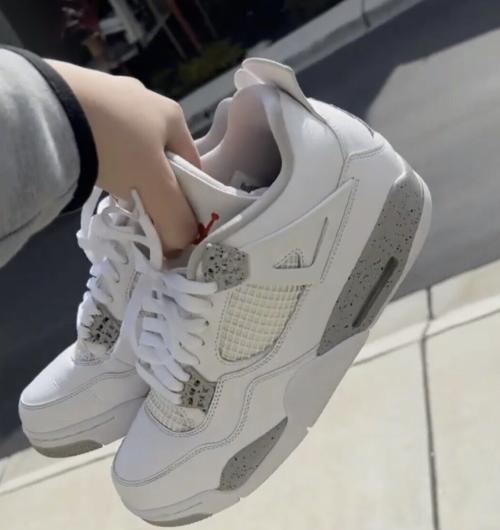 Customer photo of AJ 4 Retro 'White Oreo'