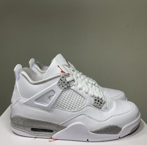 Customer photo of AJ 4 Retro 'White Oreo'