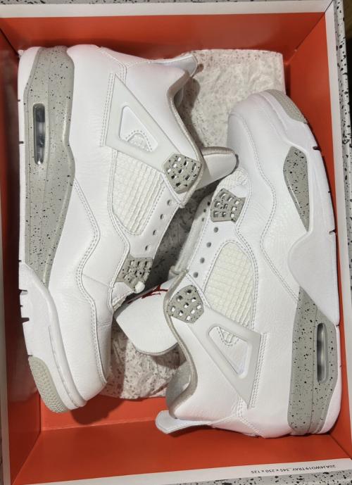 Customer photo of AJ 4 Retro 'White Oreo'